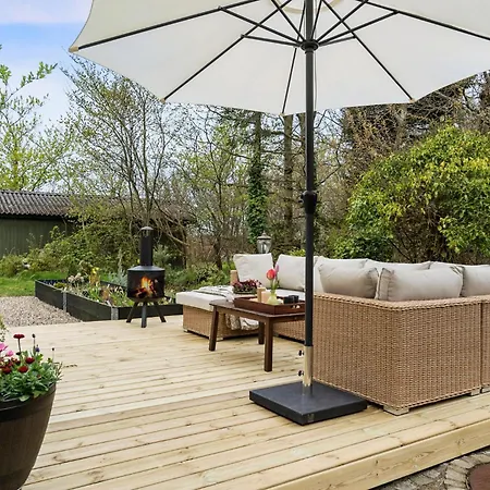 Vakantiehuis Amazing In With Kitchen